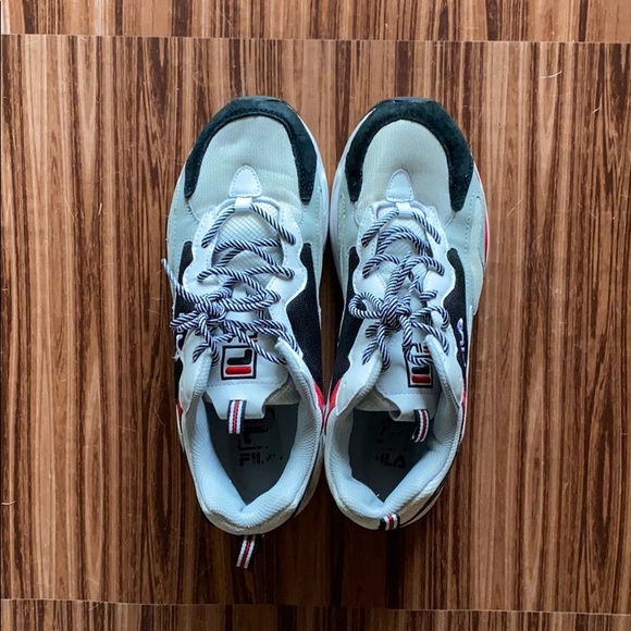 Men’s Filas - Picture 4 of 5